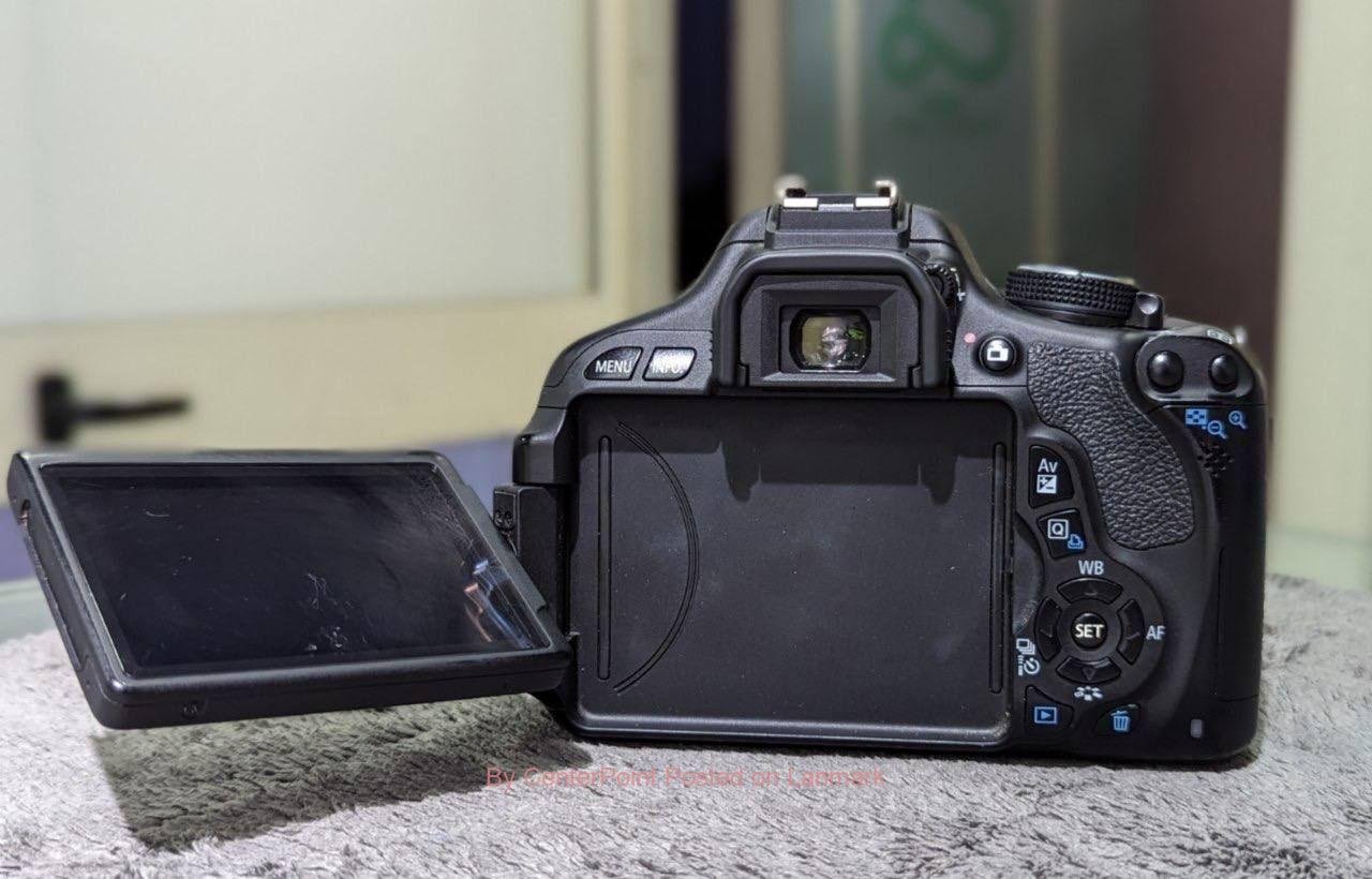 non EOS 600D DSLR Camera with 18-55mm Lens