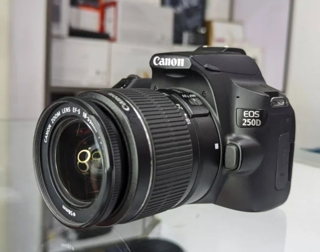 Canon 250D-4K Camera With 18-55mm Lens