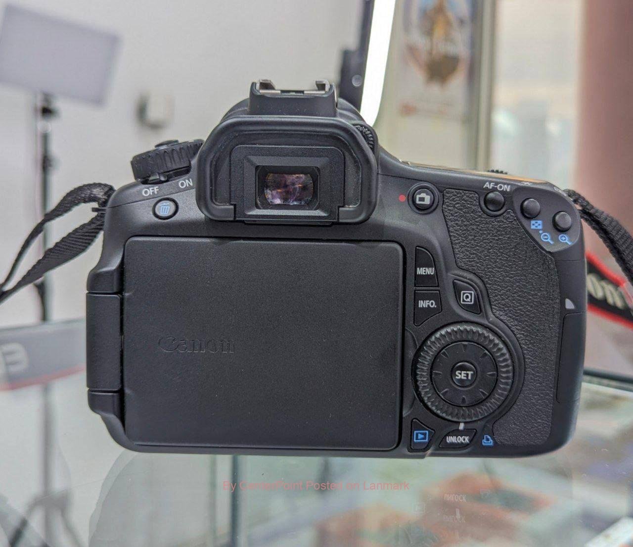 Canon EOS 60D DSLR Camera with 18-135mm Lens