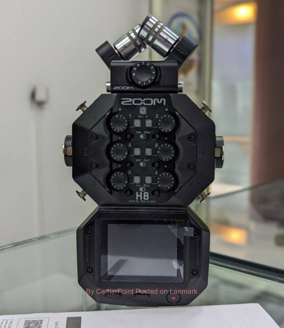 Zoom H8 8-Input / 12-Track Portable Handy Recorder