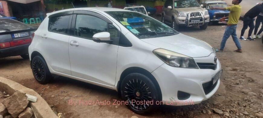 Yaris Compact 2012- Automatic