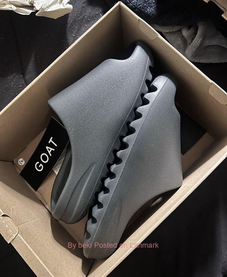 Adidas Yeezy slides master Quality shoes for you