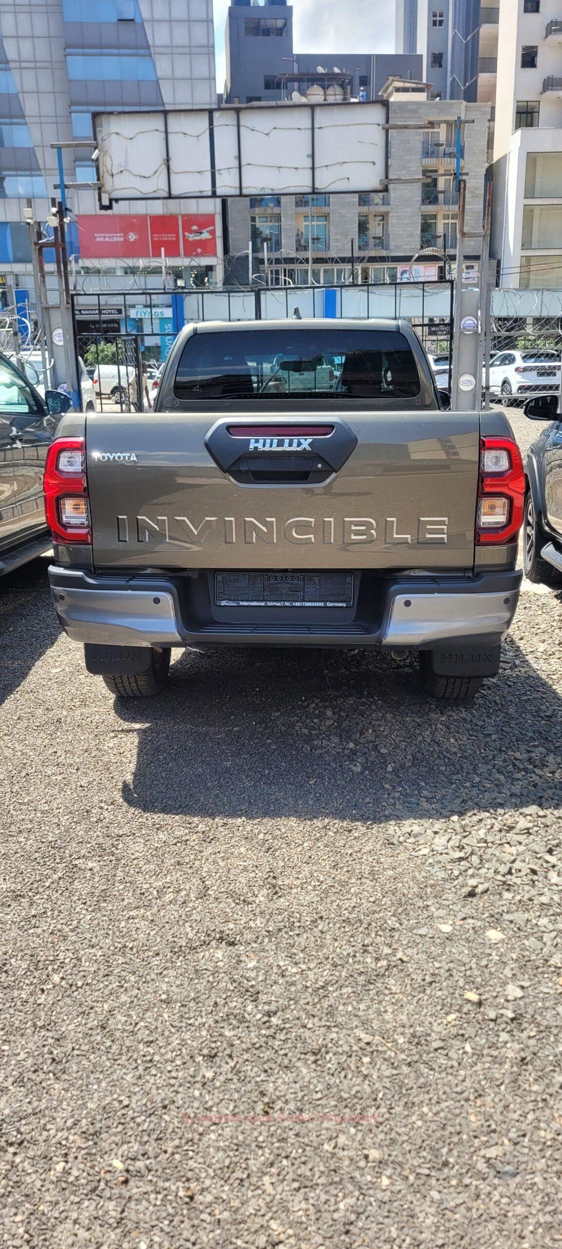 Toyota Hilux invincible