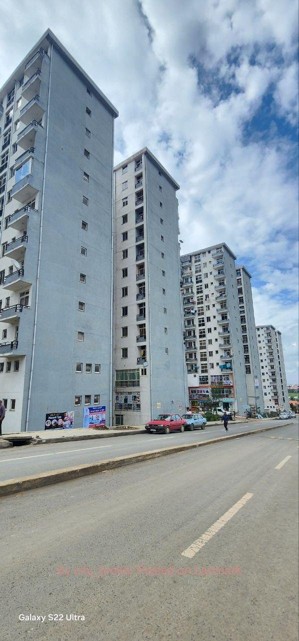 የሚሸጥ 40/60 ኮንዶሚኒየም