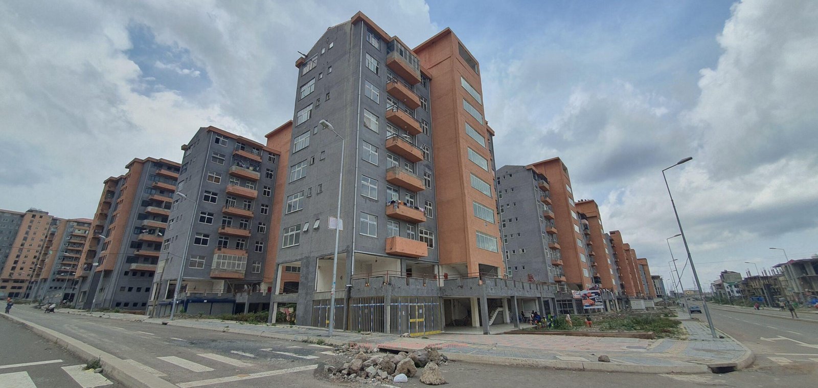 የየሚሸጥ40/60 ኮንዶሚኒየም ሱቅ