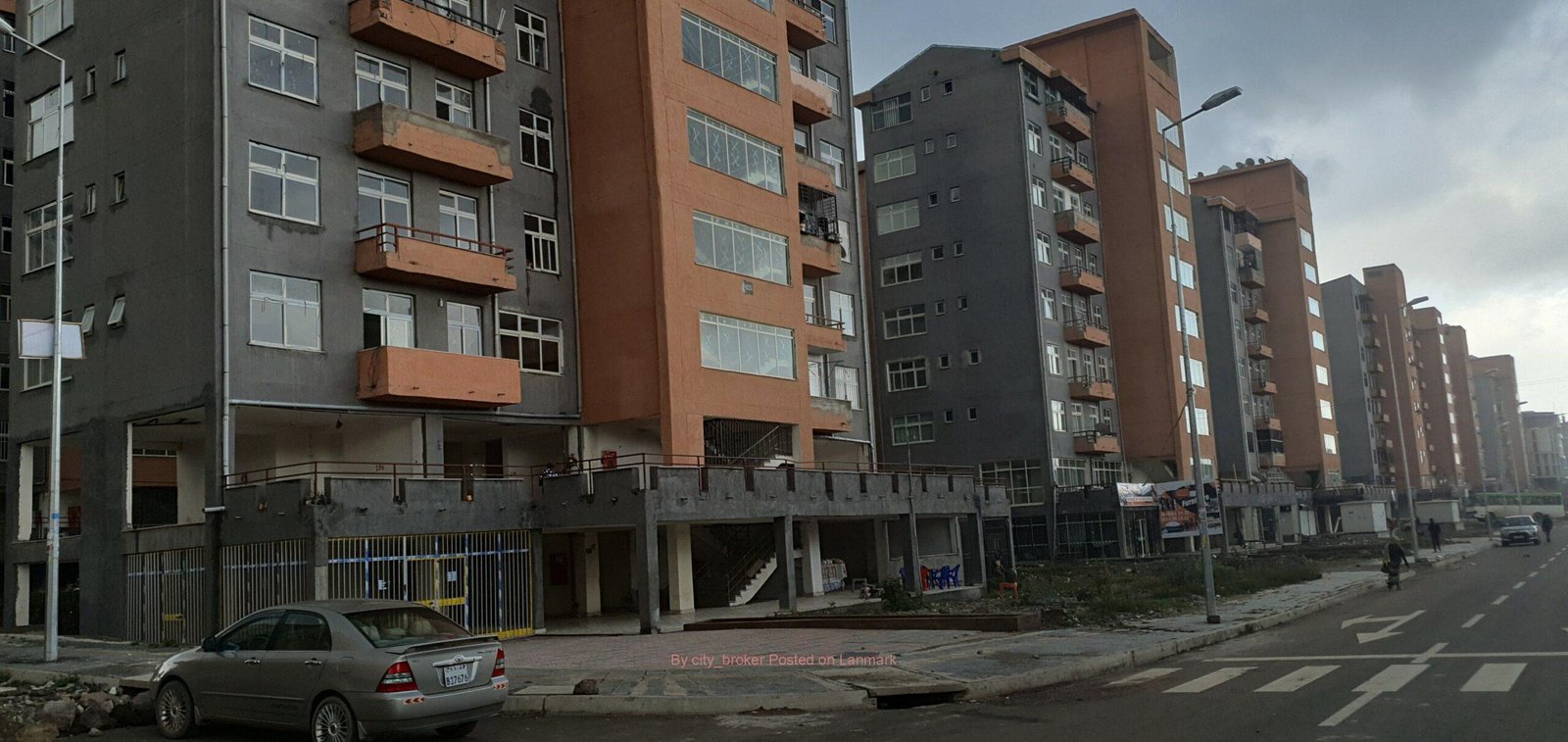 የሚሸጥ 40/60 ኮንዶሚኒየም ሱቅ