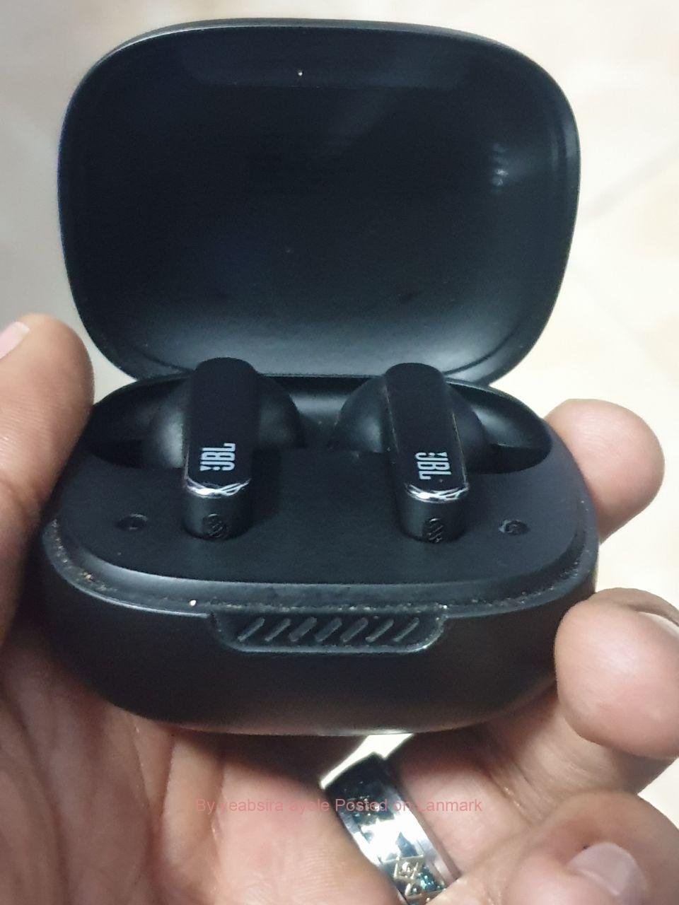 JBL headphone orignal