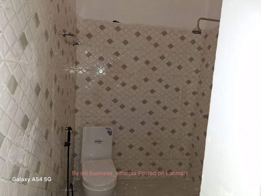 የሚሸጥ L-shape መኖሪያ ቤት📍አዳማ ቦሌ ዶ/ር ለሚ ሰፈር :- 105m2