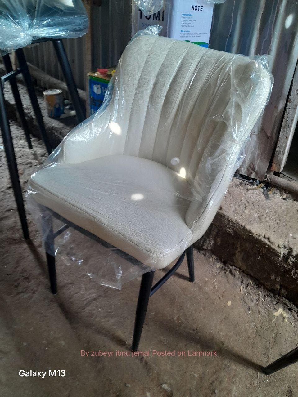 የሆቴል የካፌ የሥጋ ቤት የባር ወምበርና ጠረጼዛ