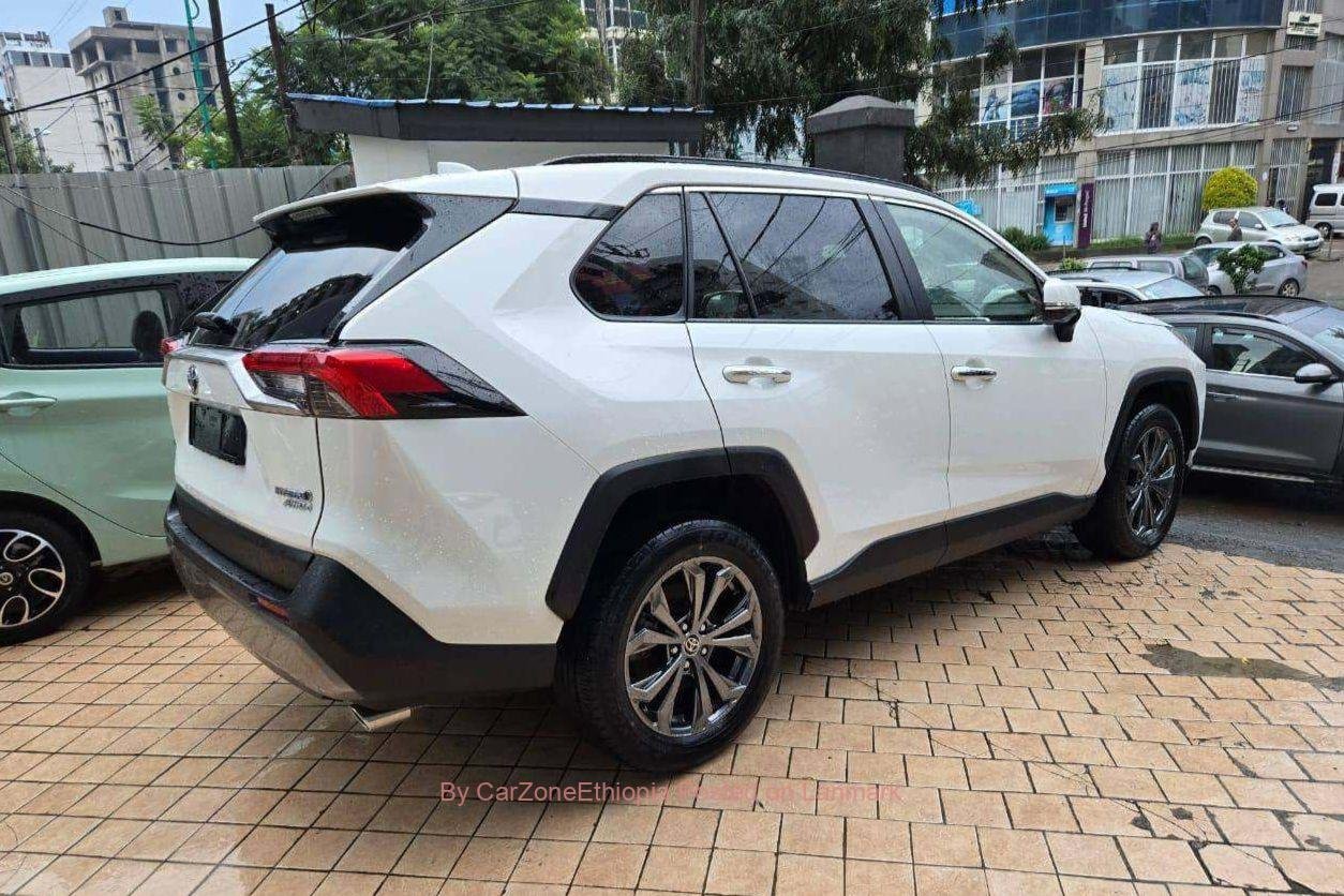 Toyota RAV4 Hybrid 2024 Brand New and Fully Optioned Car for Sale