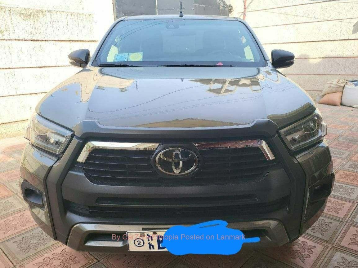 Toyota Hilux Invincible 2021 Very Excellent and Fully Optioned Pickup Car for Sale