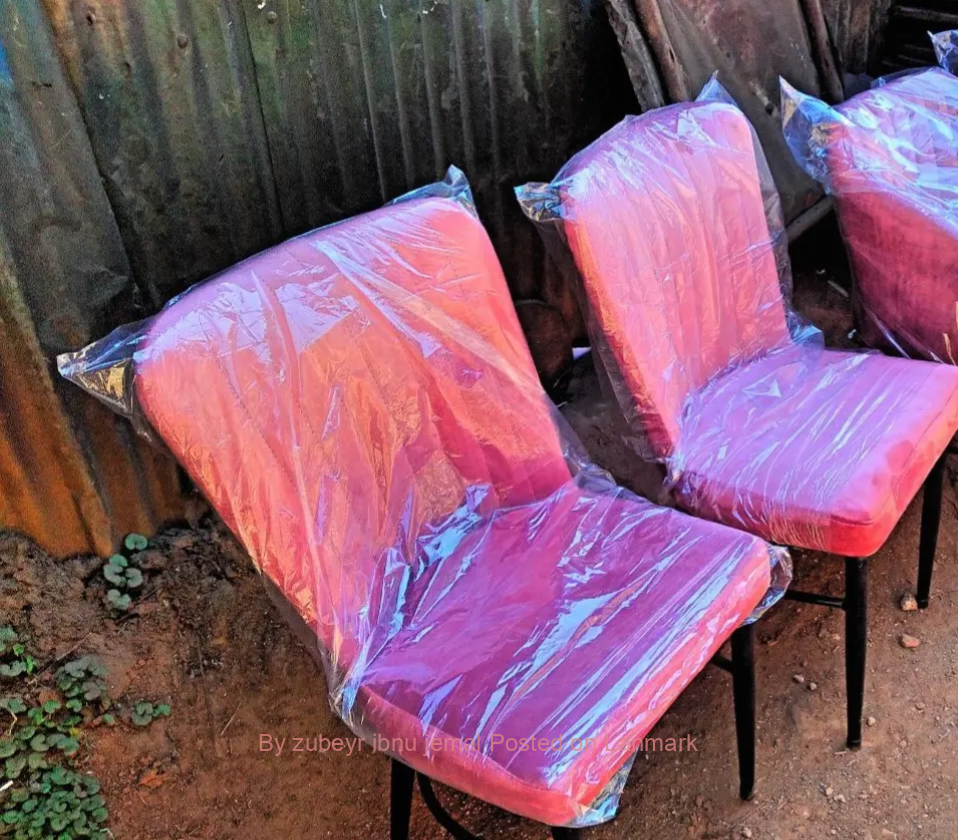 Dining Café Restaurant HOTEL chairs to tables