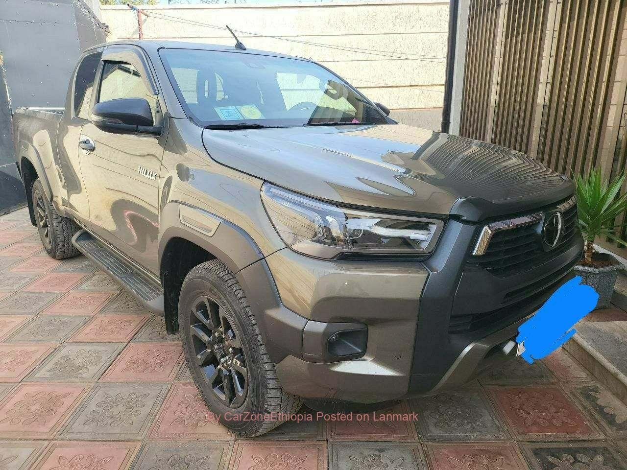 Toyota Hilux Invincible 2021 Very Excellent and Fully Optioned Pickup Car for Sale