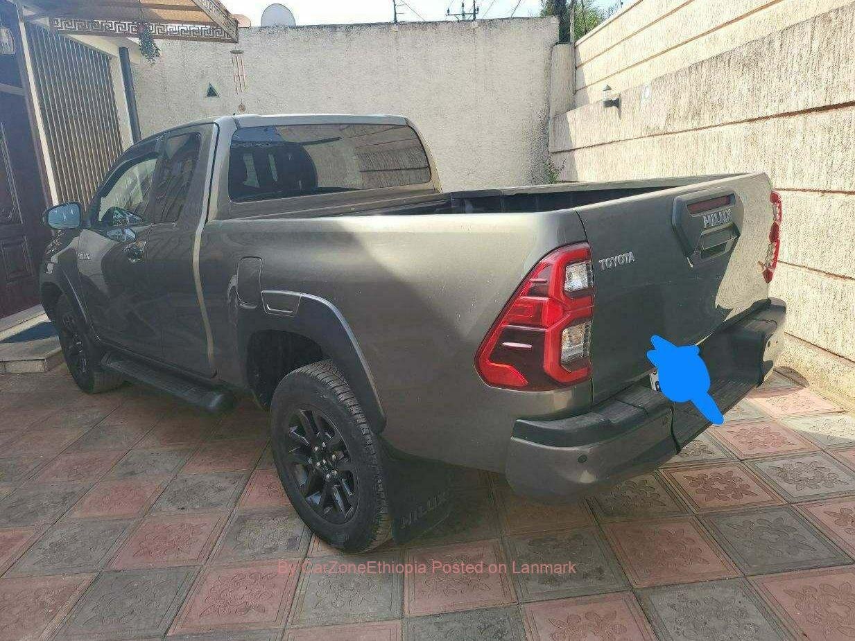 Toyota Hilux Invincible 2021 Very Excellent and Fully Optioned Pickup Car for Sale
