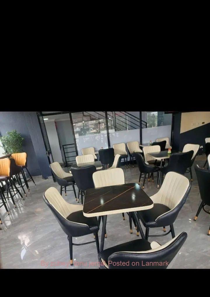 የካፌ የሬስቶራንት የሆቴል የባር ወምበርና ጠረጼዛ