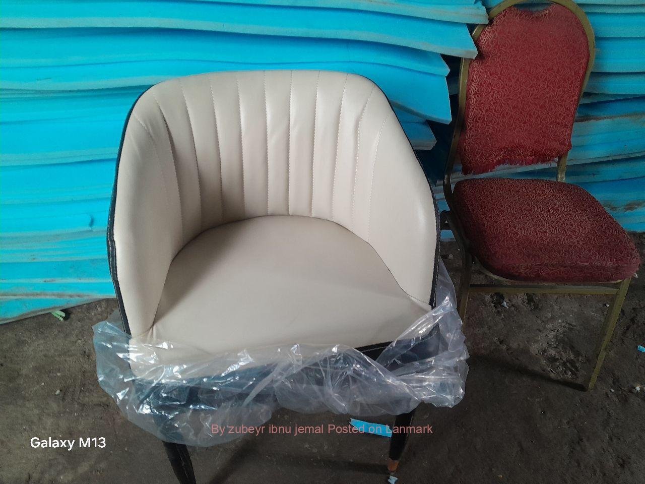 Dining ለሆቴል ለካፌ ወምበርና ጠረጼዛ ይፈልጋሉ እንዲያውስ ይደውሉ ለበለጠ መረጃ