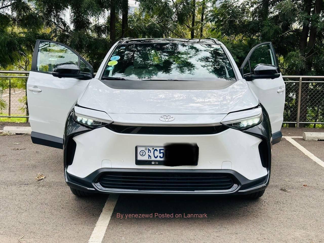 Brand Toyota Bz4x 2022/12 EV Car 2wd for sell