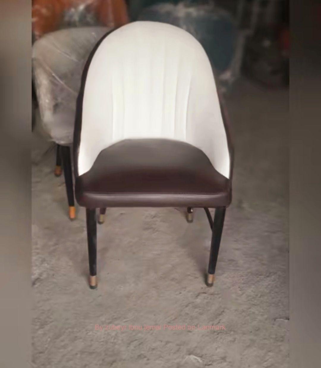 Dining Chairs To Tables የካፌ የሬስቶራንት የሆቴል የባር ወምበርና ጠረጼዛ