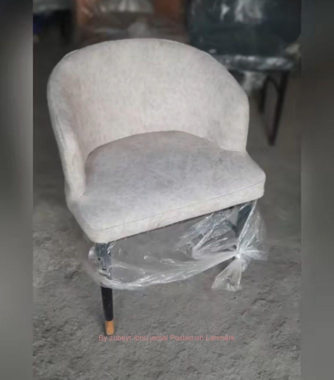 Dining Chairs To Tables የካፌ የሬስቶራንት የሆቴል የባር ወምበርና ጠረጼዛ