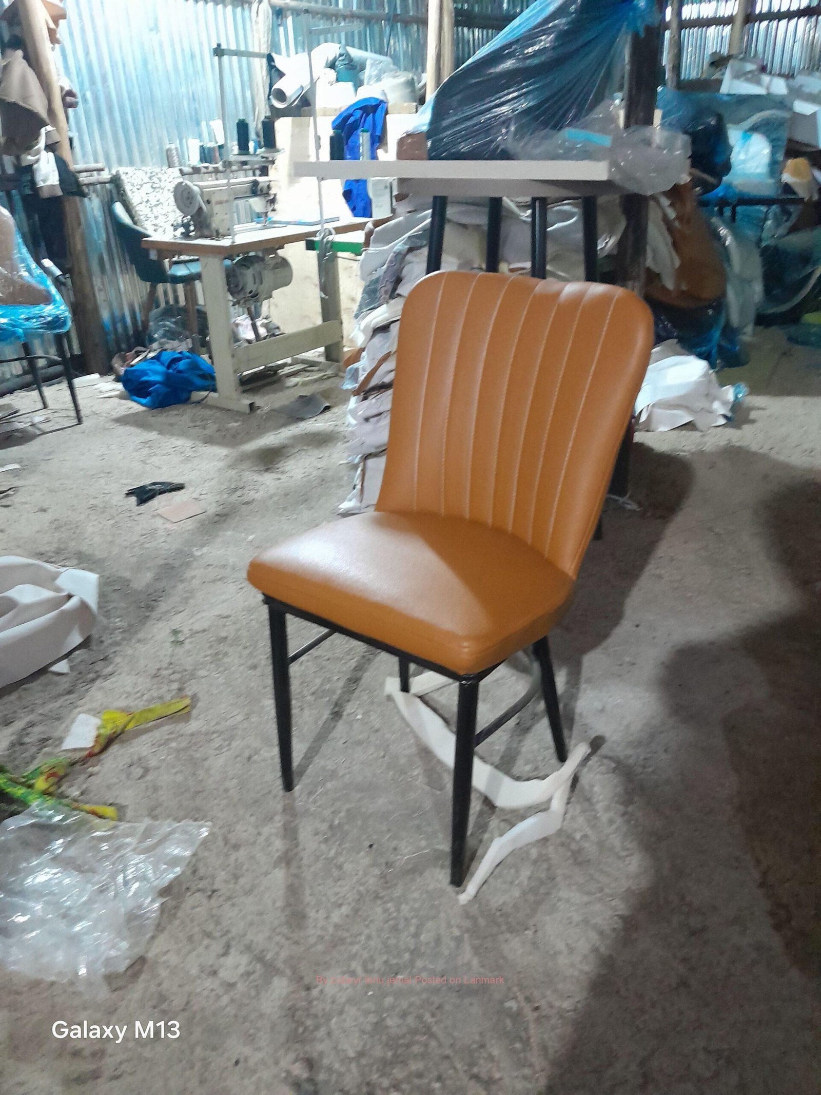 Dining Chairs To Tables የካፌ የሬስቶራንት የሆቴል የባር ወምበርና ጠረጼዛ