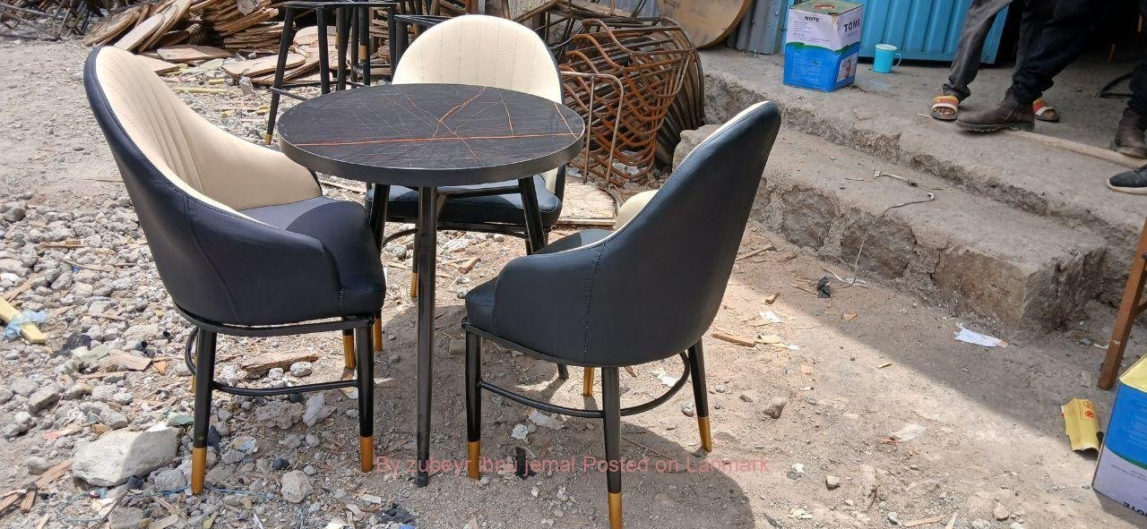 Dining Chairs To Tables የካፌ የሬስቶራንት የሆቴል የባር ወምበርና ጠረጼዛ