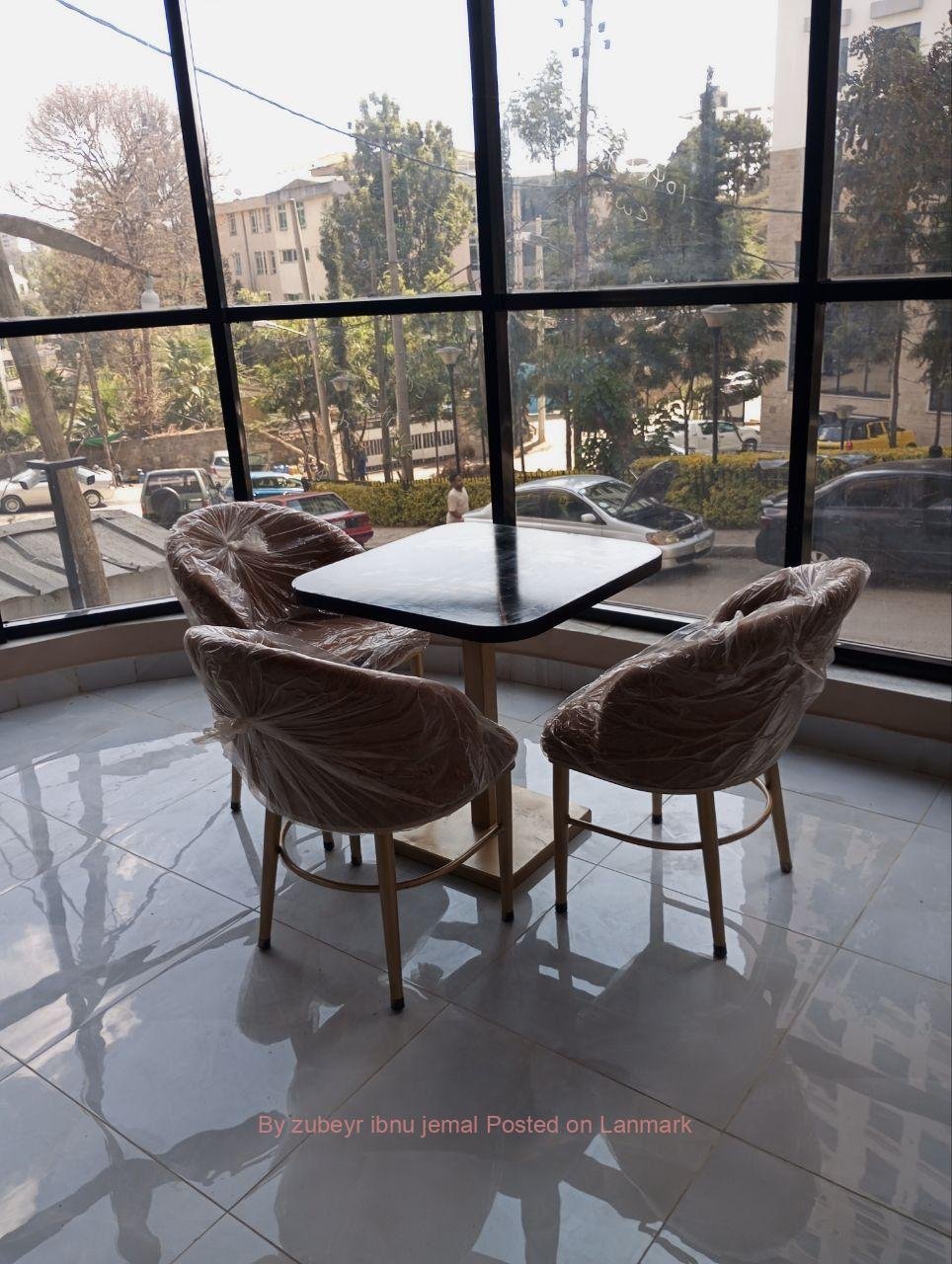 Dining Chairs To Tables የካፌ የሬስቶራንት የሆቴል የባር ወምበርና ጠረጼዛ