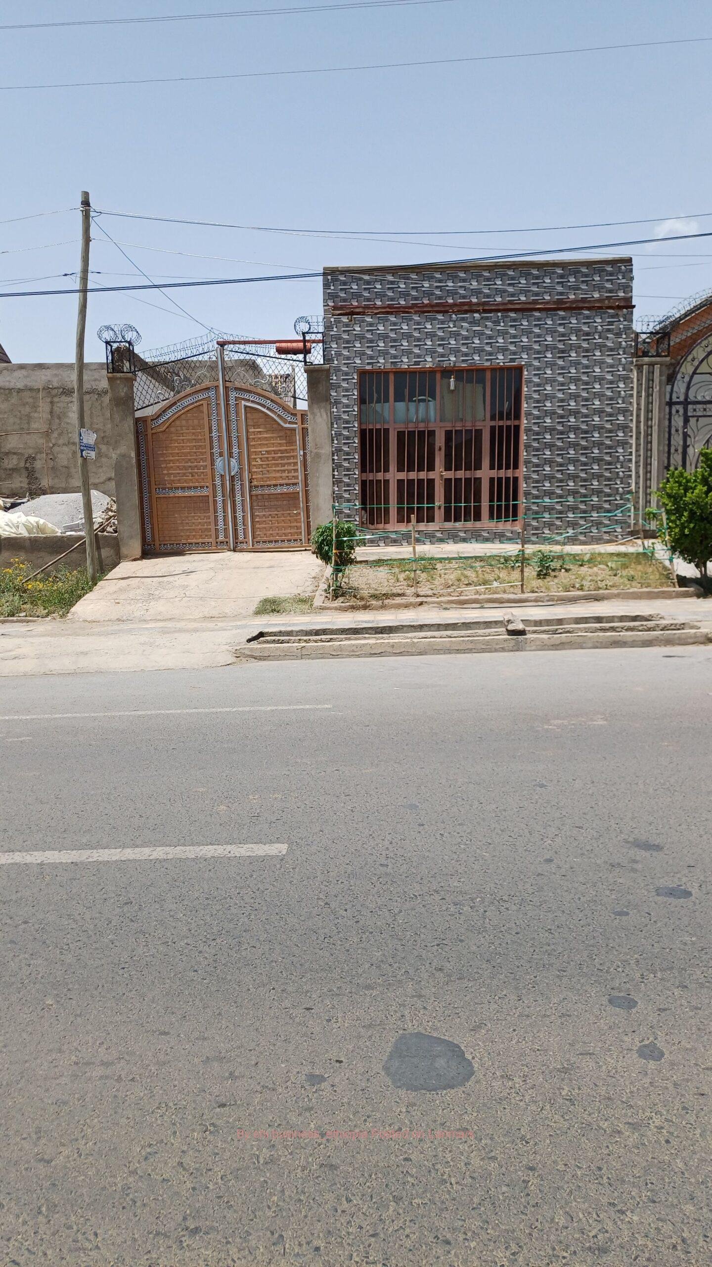 ለስራ ወይም ለመኖሪያ የሚሆን ቦታ እና ቤት ይሸጣል 📍አዳማ📞0909515025