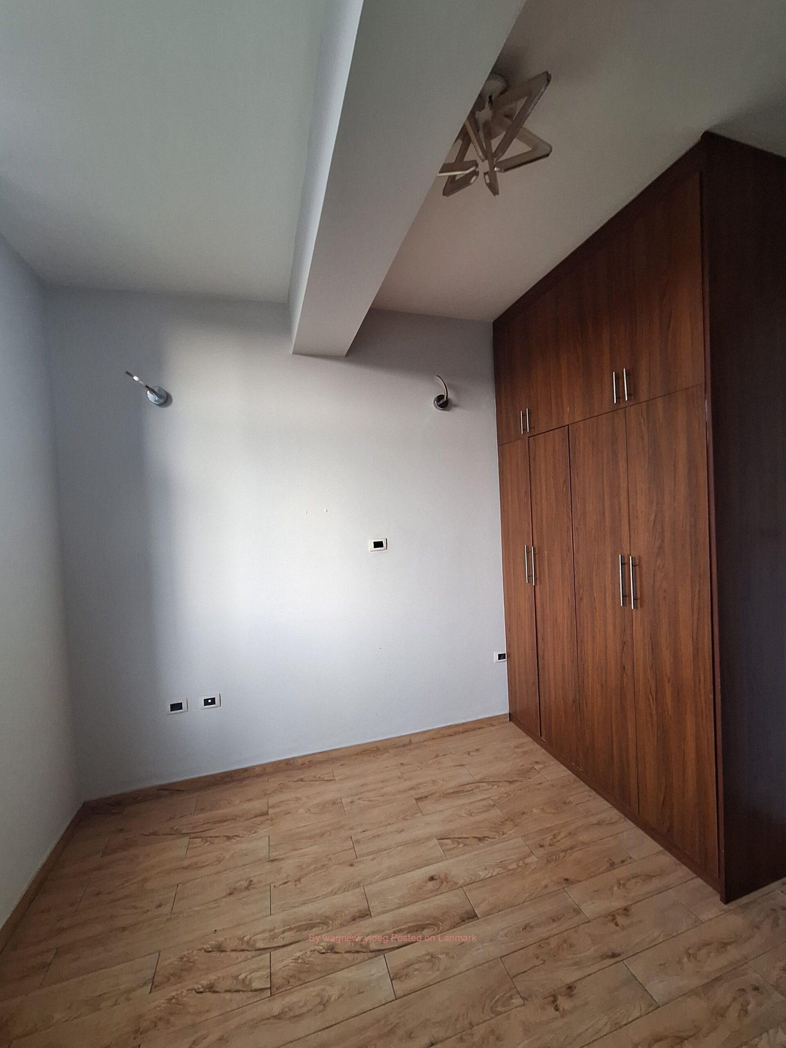 UNFURNISHED APARTMENT FOR RENT