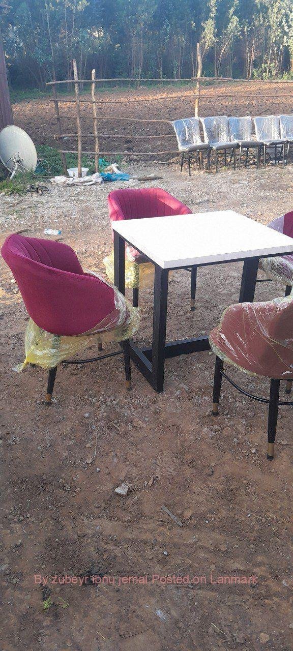 የሆቴል የስጋ ቤት ወምበርና ጠረጼዛ በጥራት እናመርታለን