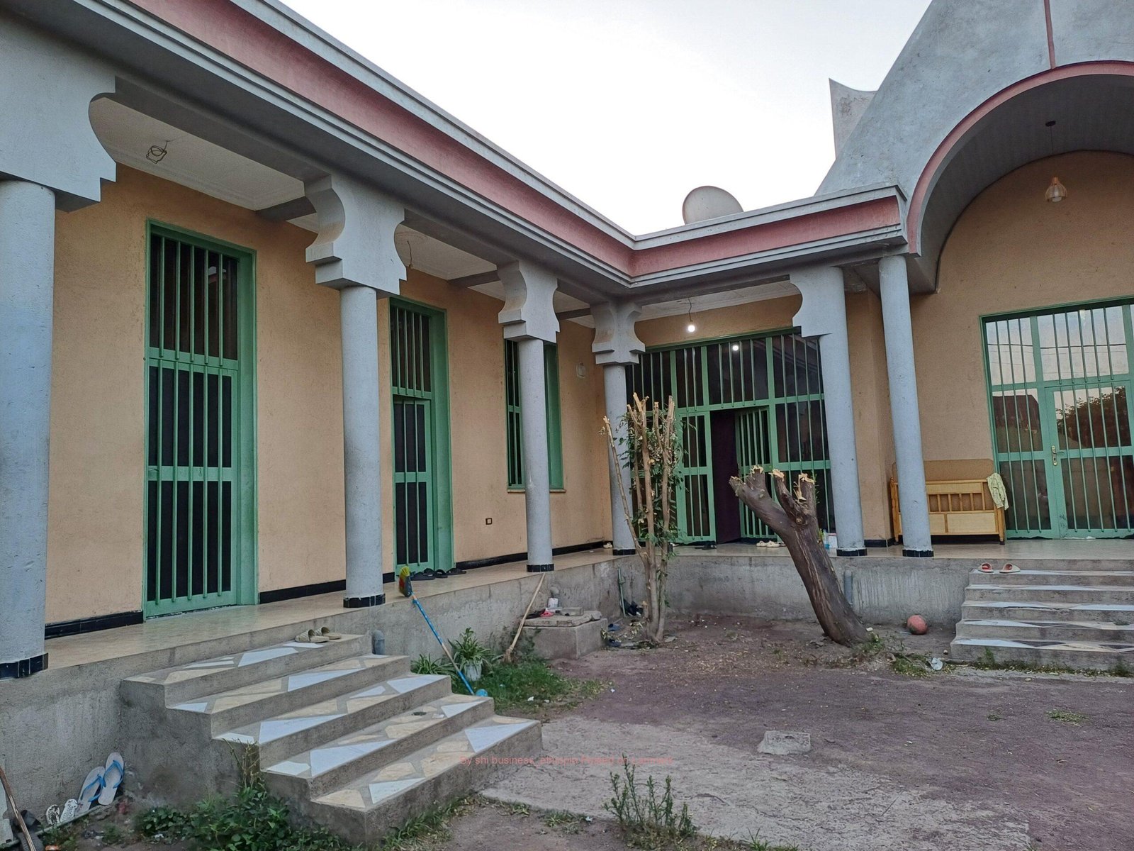 የሚሸጥ 400m2 L-shape መኖሪያ ቤት አዳማ ቦሌ📞0909515025