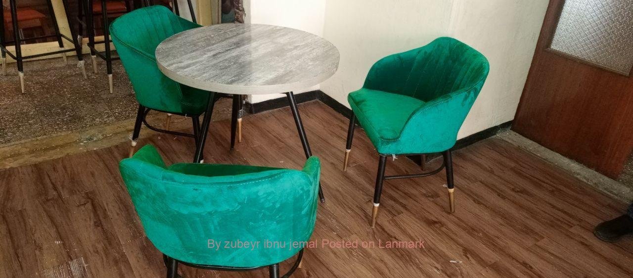 የካፌ የሬስቶራንት የሆቴል የባር ወምበርና ጠረጼዛ