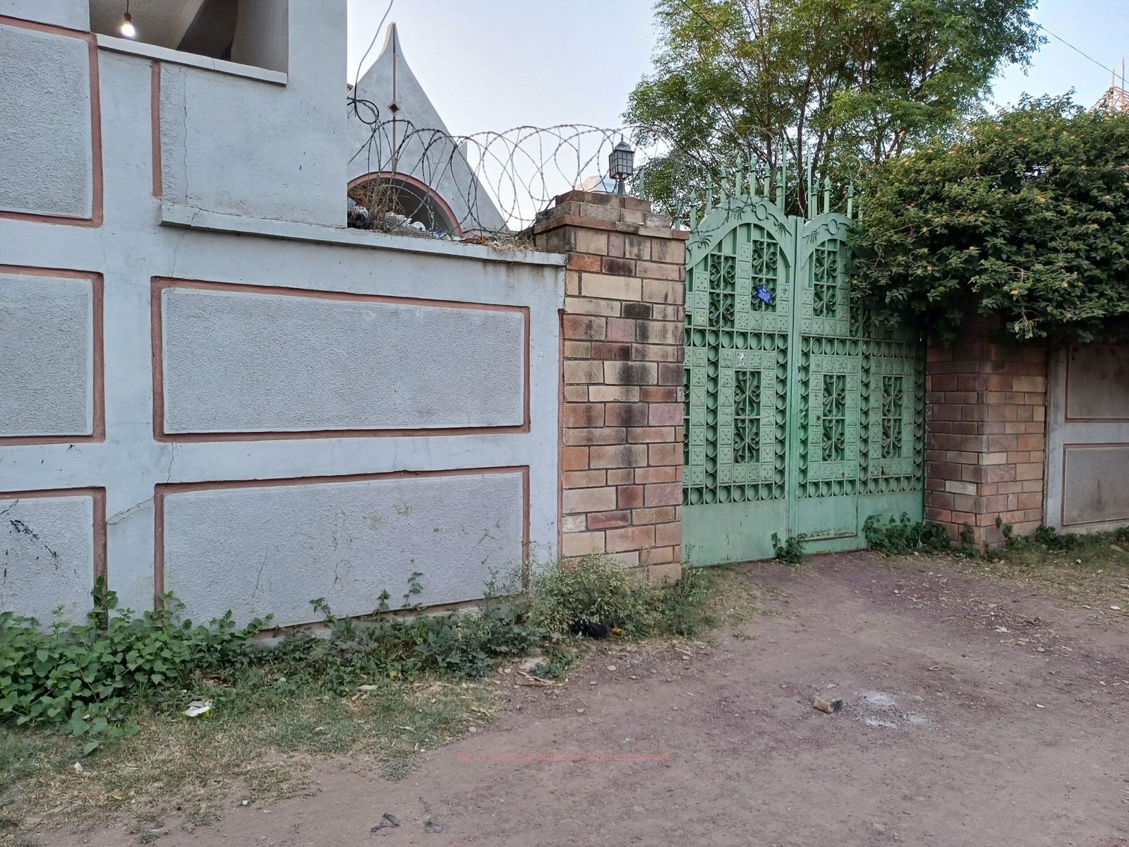 የሚሸጥ 400m2 L-shape መኖሪያ ቤት አዳማ ቦሌ📞0909515025