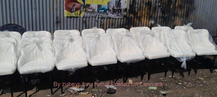 Dining Chairs የካፌ የሬስቶራንት የሆቴል የባር ወምበርና ጠረጼዛ