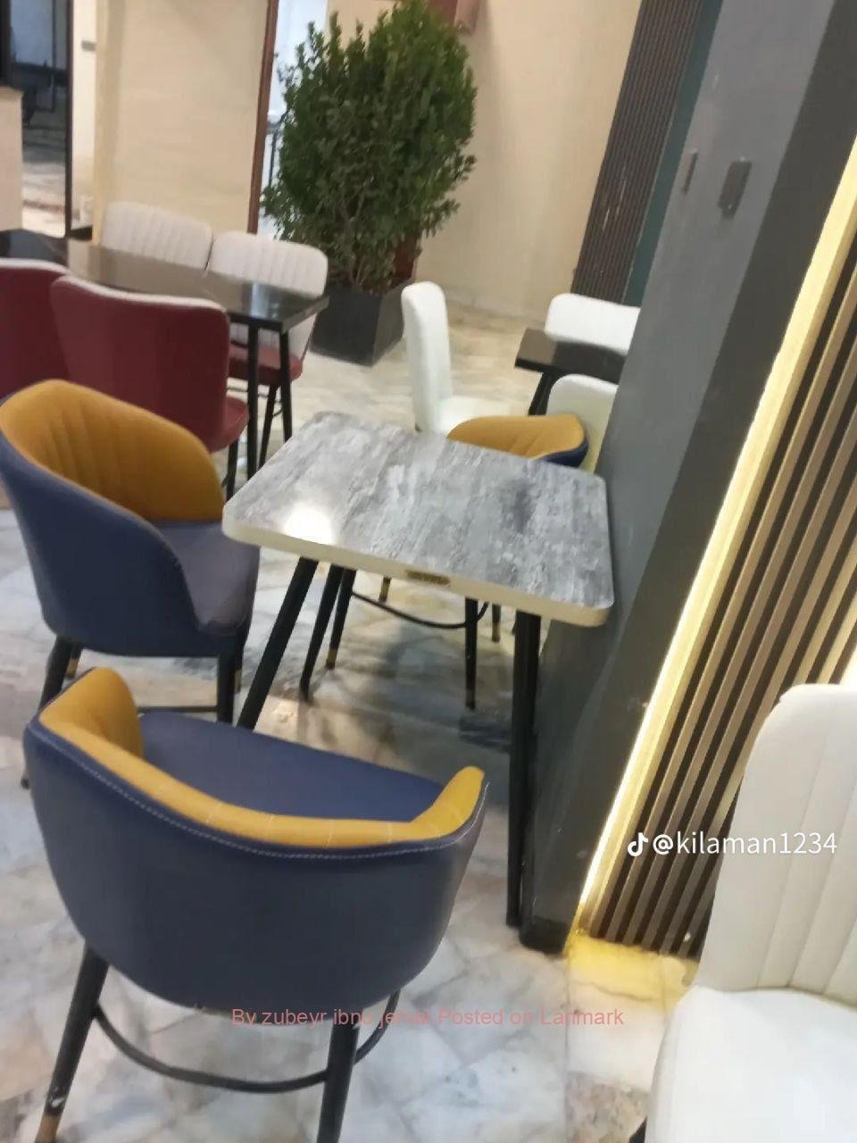 የካፌ የሬስቶራንት የሆቴል የባር ወምበርና ጠረጼዛ