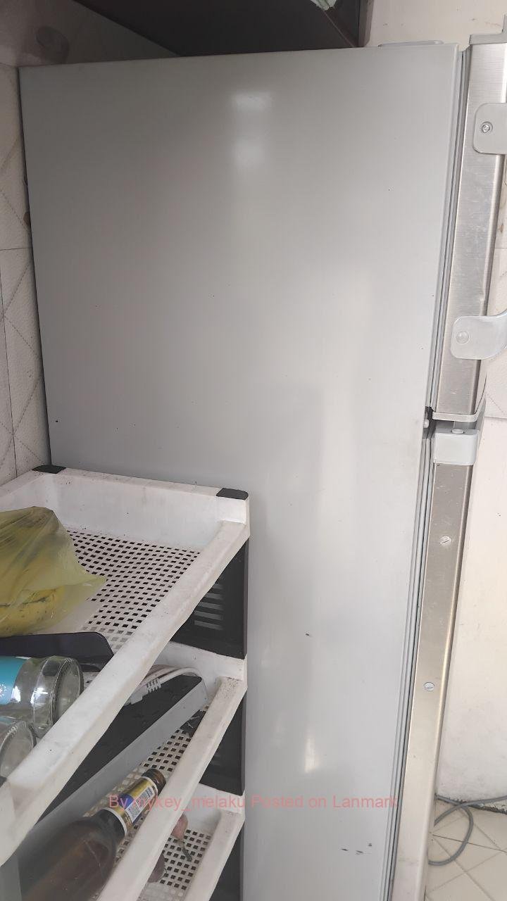 Westpoint Refrigerator (240 liters)
