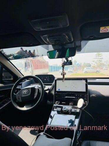 BRAND TOYOTA BZ4X, 2022/11, Automatic Electric, 15,000km የተነዳ