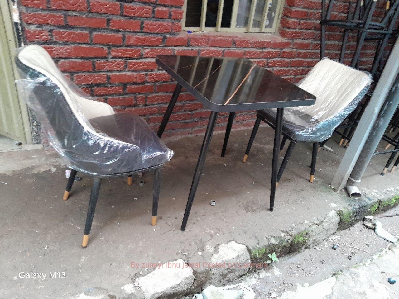 QUALITY LEATHER CHAIRS FOR HOTEL RESTAURANT CAFE