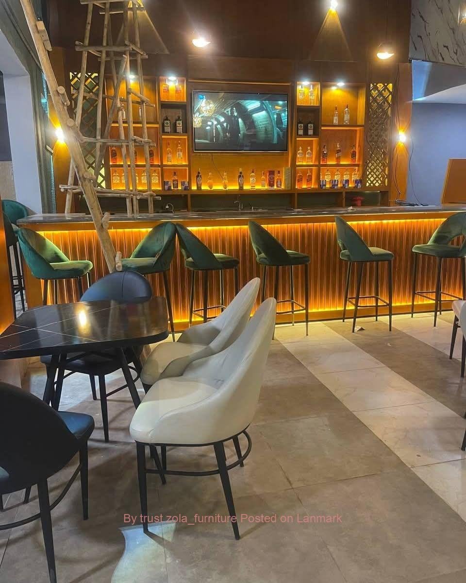 Quality BAR 🍸 👌 LOUNGE RESTAURANT CHAIRS AND TABLE