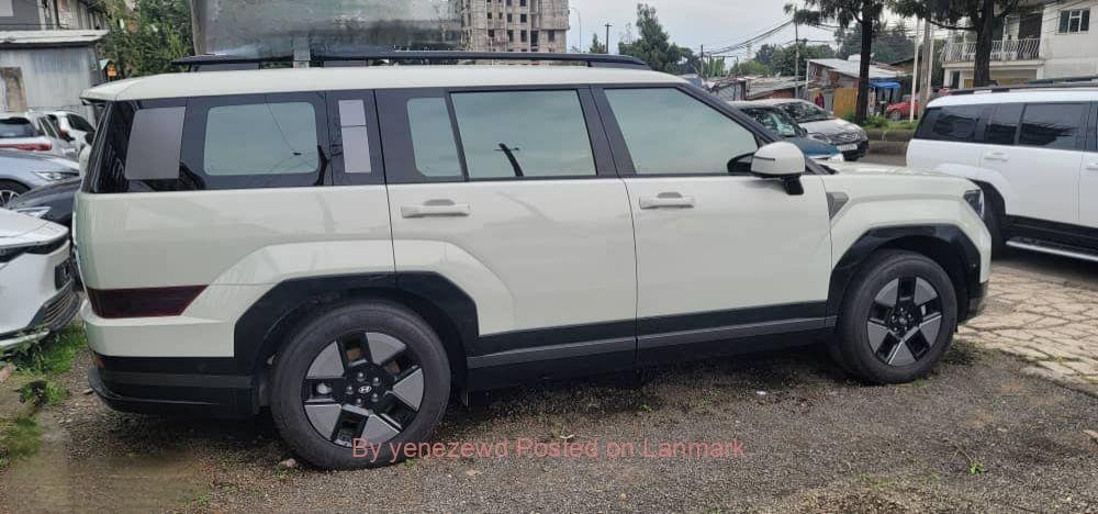 ይሸጣል👉 HYUNDAI SANTAFE HYBRID ,2024/11 4th Generation 4WD SUV VEHICLE