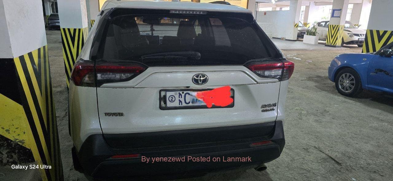 በቅያሬ ወይም በቀጥታ ግዢ ሊወስዱት የሚችሉት መኪና👉 TOYOTA RAV4 HYBRID, 2022