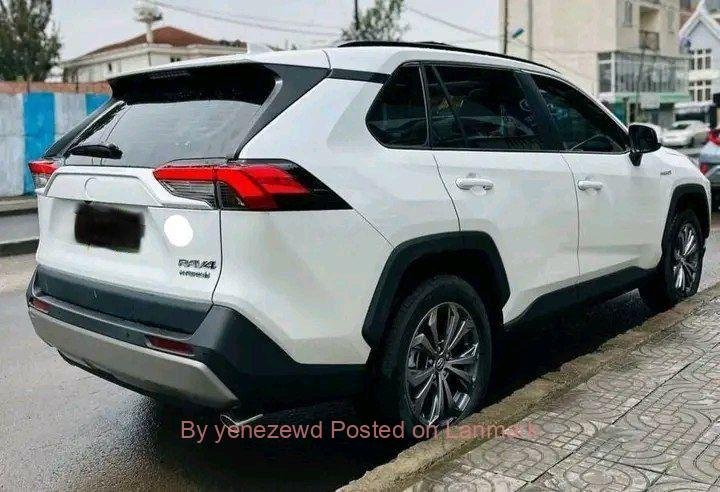 ይሸጣል 👉TOYOTA RAV4 HYBRID, 2022, Dubai
