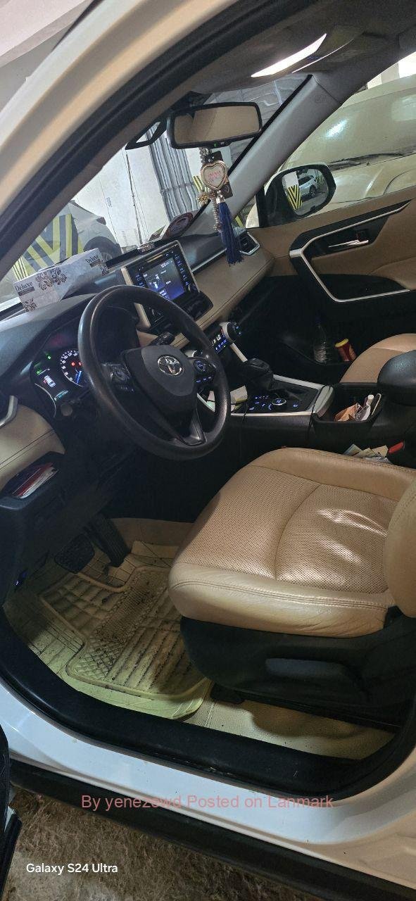 ይሸጣል 👉TOYOTA RAV4 HYBRID, 2022, Dubai