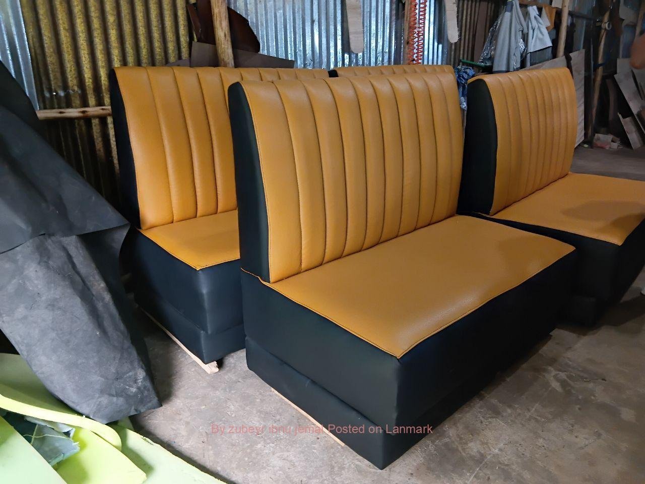 QUALITY LEATHER &FABRIC RESTAURANT SOFA 🛋