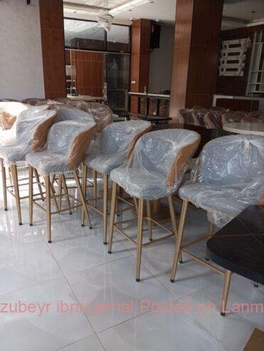 QUALITY BAR RESTAURANT 🍸 HOTEL Chairs and table