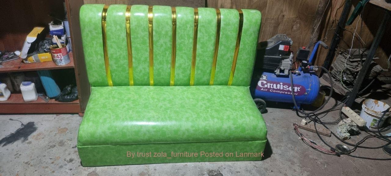 QUALITY BURGER HOUSE SOFA