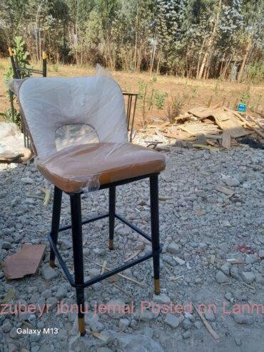 QUALITY BAR RESTAURANT 🍸 HOTEL Chairs and table