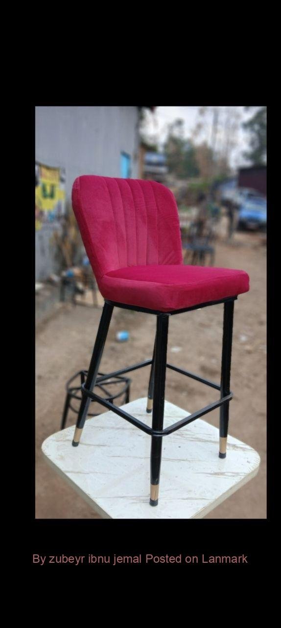 QUALITY BAR RESTAURANT 🍸 HOTEL Chairs and table