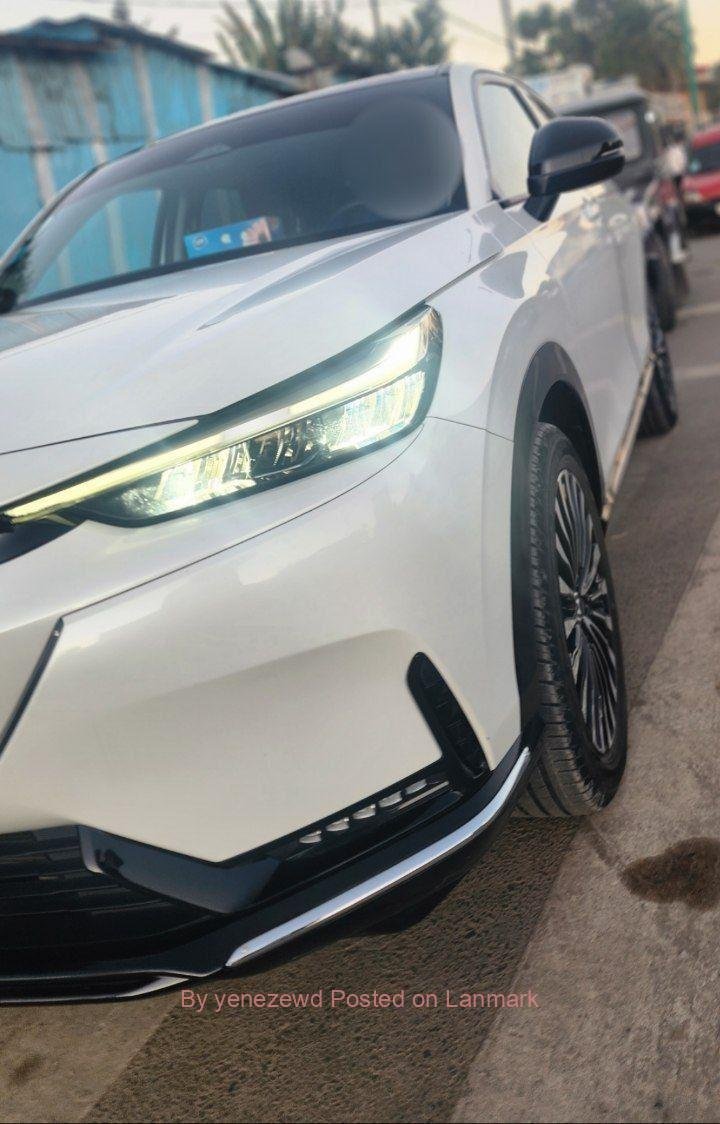 🚗 HONDA E:NS1 — 2023 | Electric | 14,000km የተነዳ