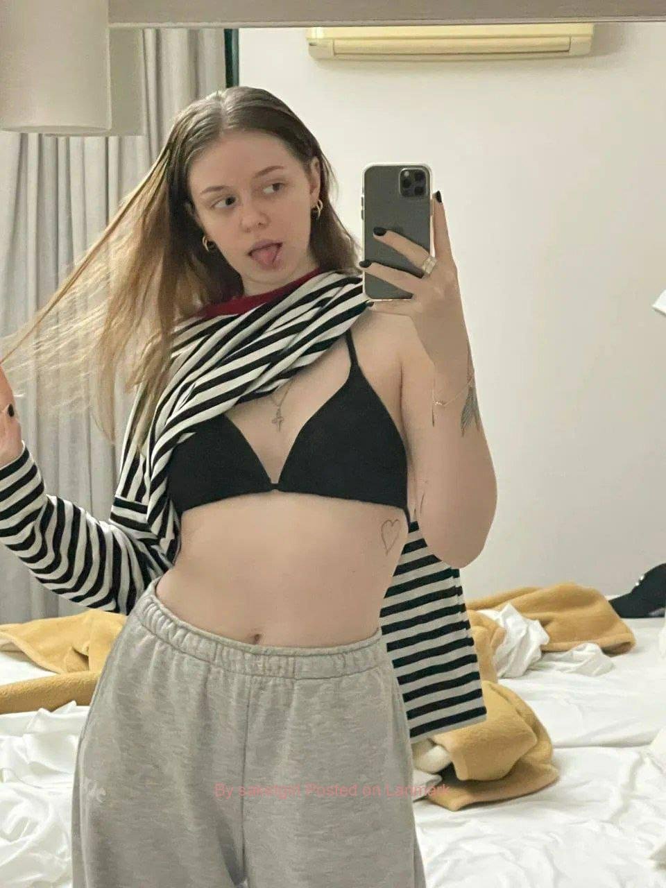 Noida Call Girls 9958659377 High Class Escorts