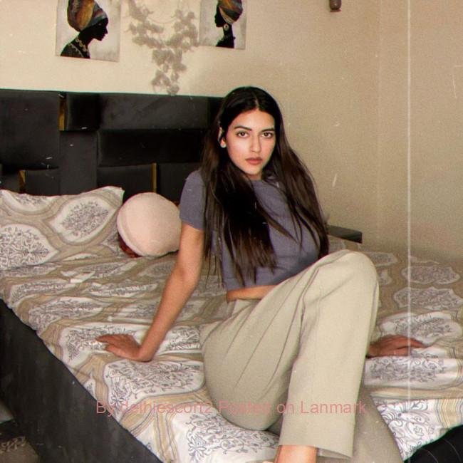 Call girls in Sector 29, Noida 9990233396 Escorts service